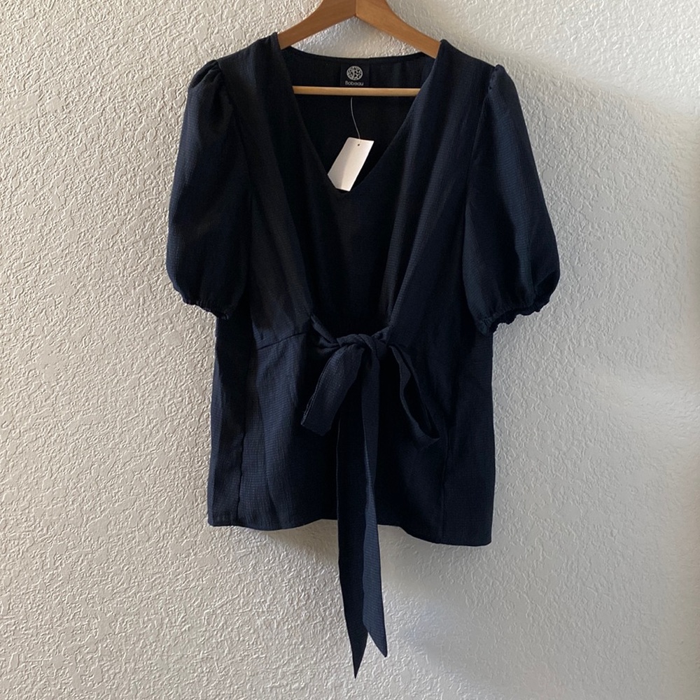 NWT Bobeau black with tie short sleeve shirt